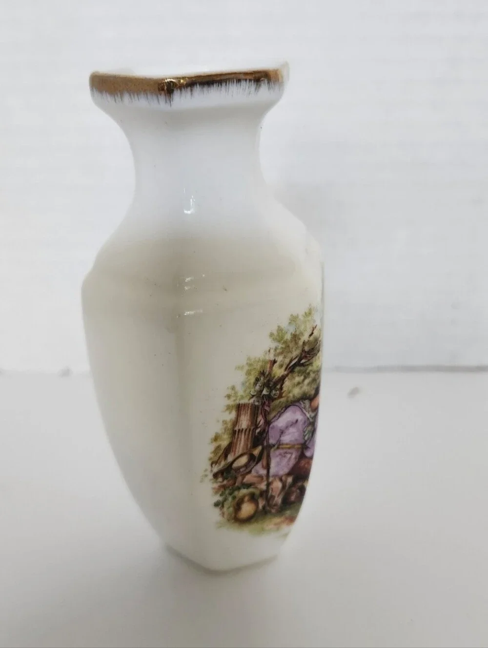 VINTAGE Bud Delicate White Ceramic Decorative Vase with Romantic Scene
